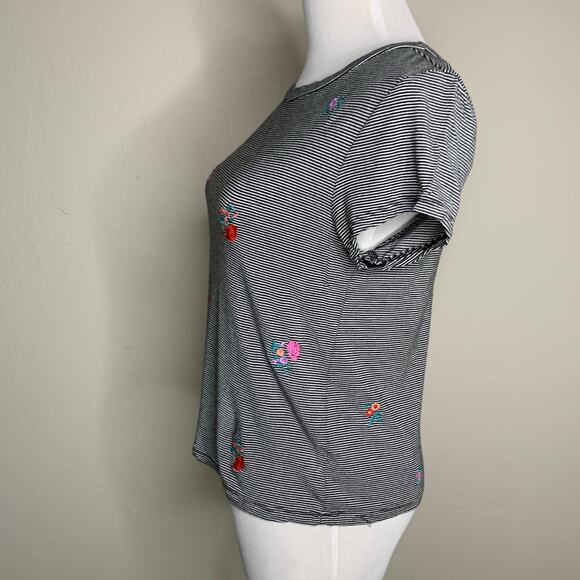 American Eagle Soft n Sexy Embroidered T Shirt Sz Small - Picture 3 of 8